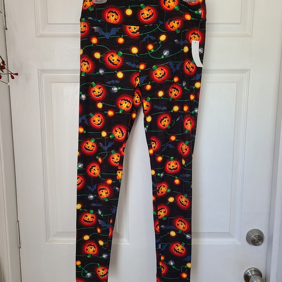 (1600) Halloween Fitted High Rise Leggings, Size: Large Color: Black/Orange - Picture 3 of 7